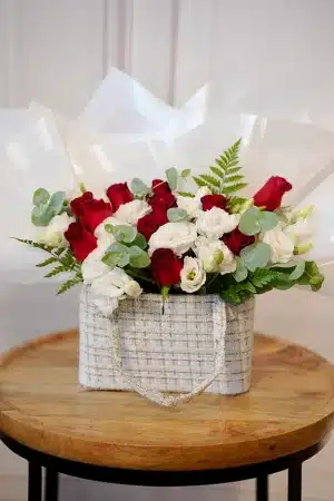 תיק שאנל לבן